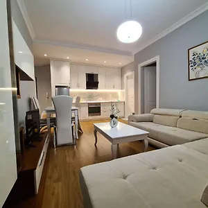 https://comfort-apartment-tirana-center.albaniahotels.org