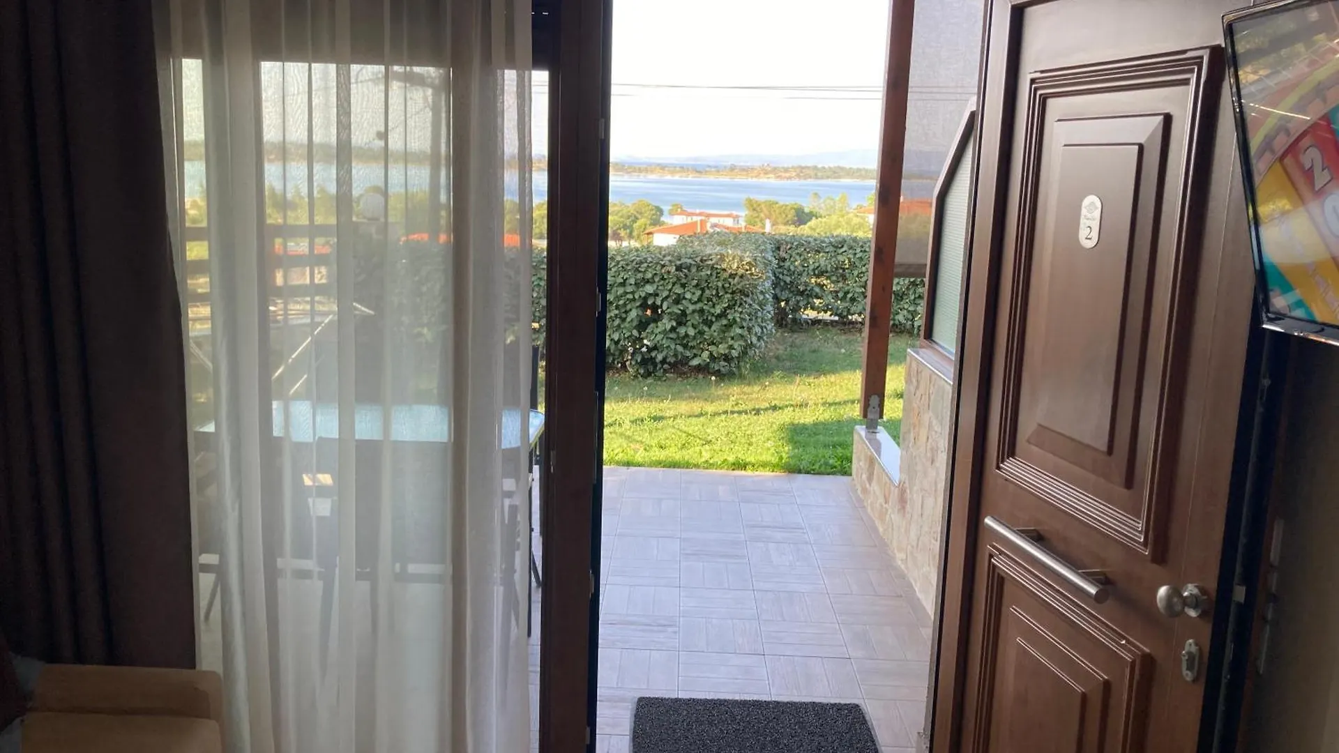 Thealos Rooms Βουρβουρού
