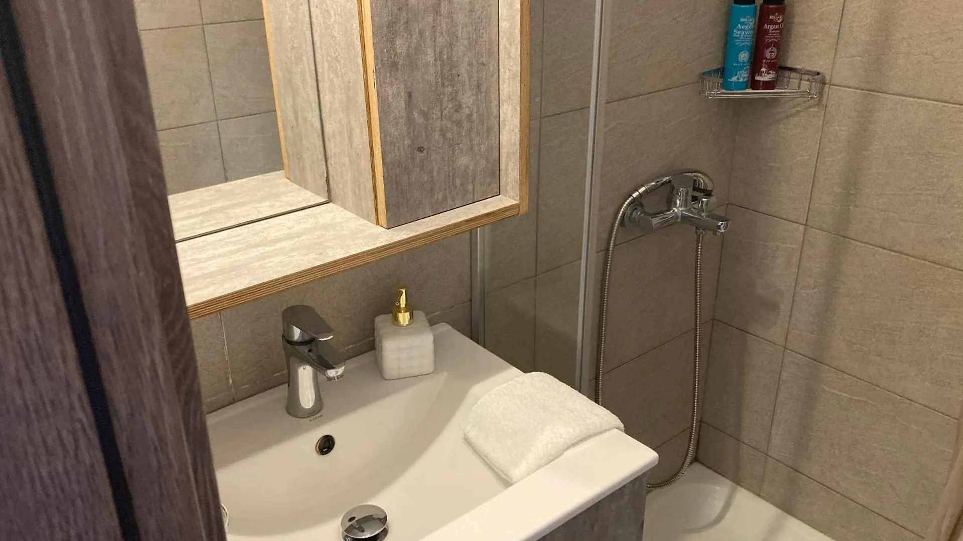 Thealos Rooms Βουρβουρού 0*,  Ελλάδα