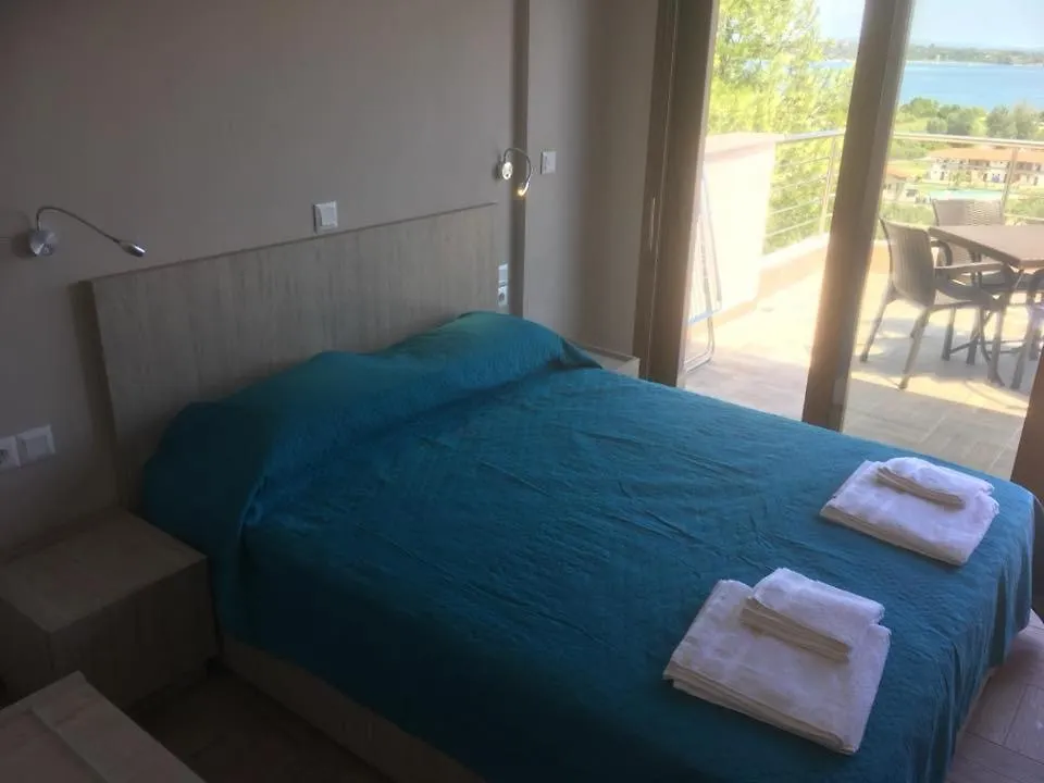 Thealos Rooms Βουρβουρού
