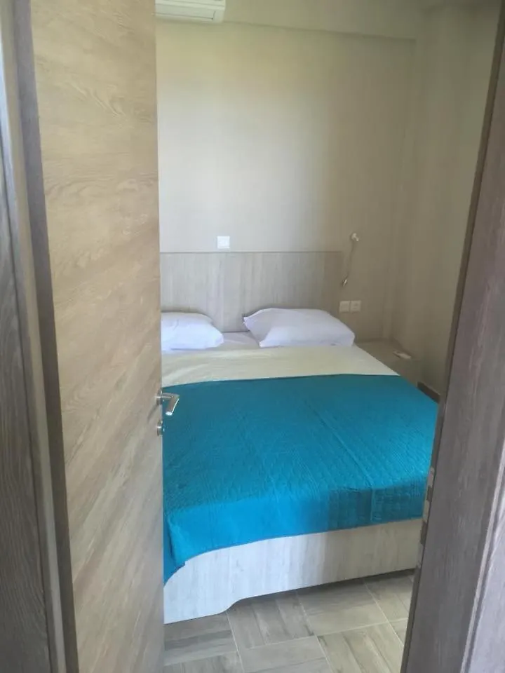 Thealos Rooms Vourvourou 0*,  Greece