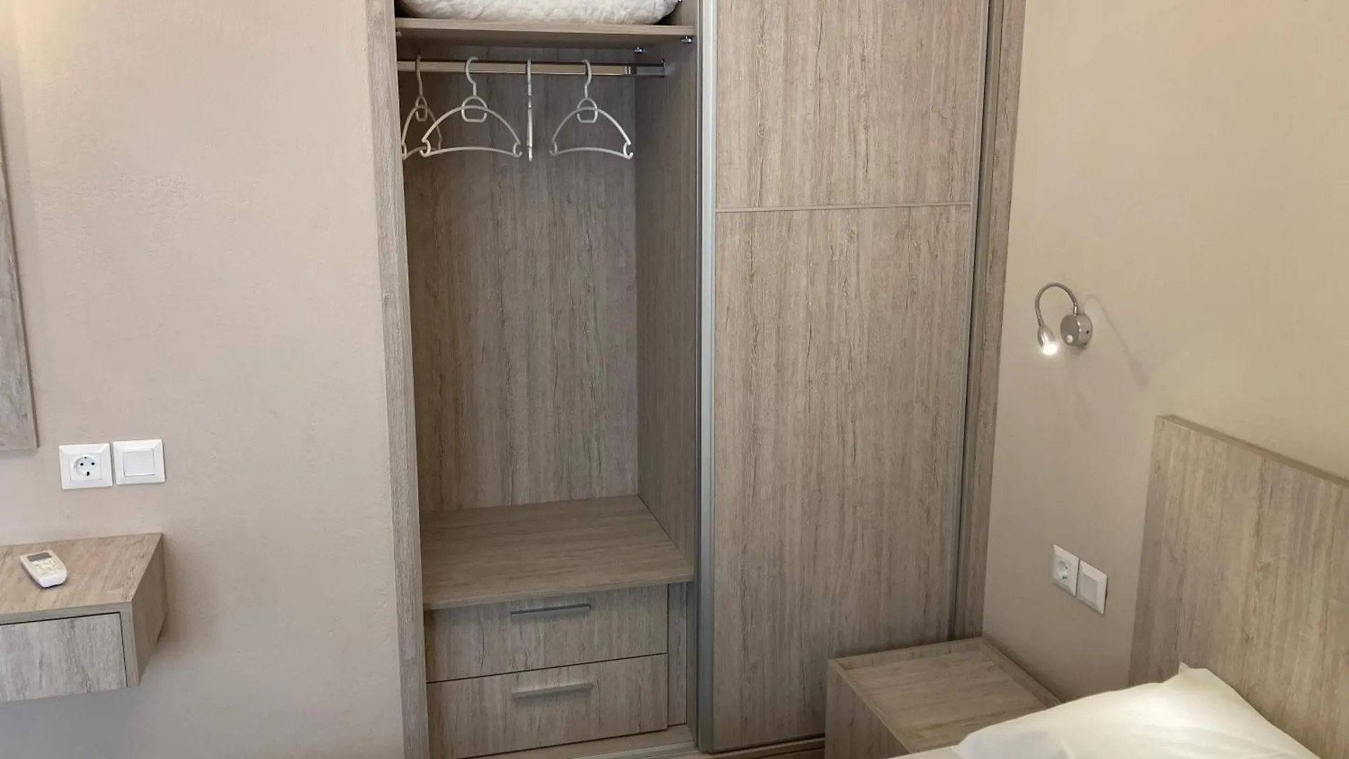 Thealos Rooms Vourvourou 0*,  Greece